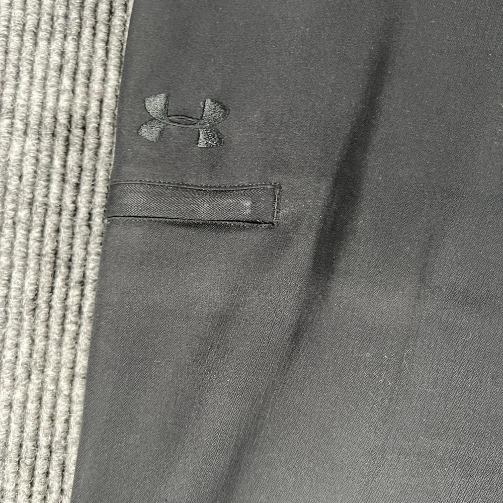 Under Armour Pants Performance Mens Size 36/30 Black Chino Golf Lightweight